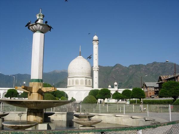 78277-hazratbal-mosque-0.jpg